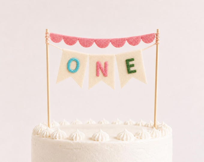 Custom Felt Birthday Cake Topper – Handmade Name or Age Banner, Reusable Scallop Party Decor