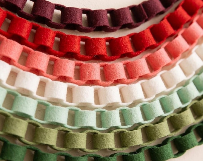 Wool Felt Chain Garland, Scandinavian Christmas Mantel Decor, Holiday Colors