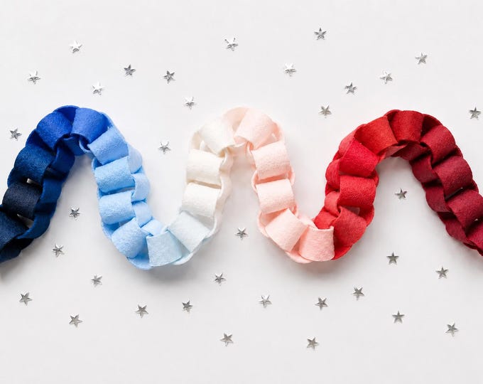 Red Cream Blue Ombré Felt Chain Garland, Fourth of July and Memorial Day Decor