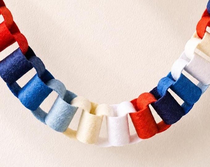 Chunky Patriotic Felt Chain Garland, Red White Blue Fourth of July Party Decor