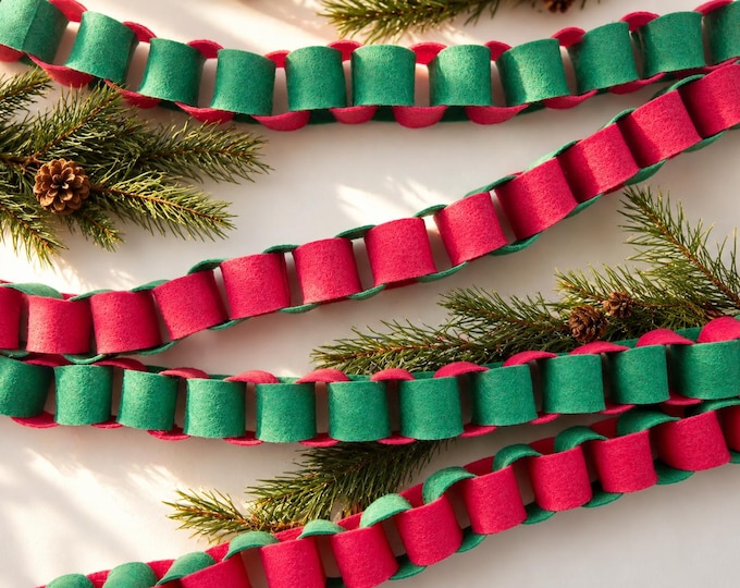 Red Green Felt Chain Garland, Choose Bright or Hunter Green, Christmas Mantel Decor