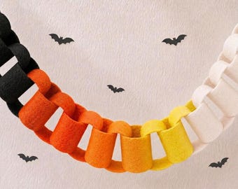 Chunky Felt Chain Garland in Classic Halloween Ombré