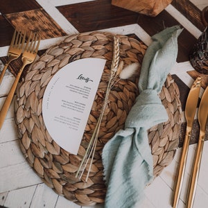 Gedruckte Menü-Tischkarten für Hochzeiten, mit Namen | Halbmond Design | Modern, Luxus, Boho Design mit Wahl der Schriftart - Abelia