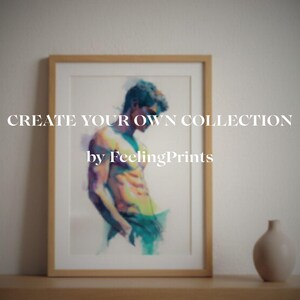 Pu&ograve; includere: Una stampa ad acquerello incorniciata di una figura muscolosa nei toni del blu, giallo e verde. L'opera d'arte &egrave; in una cornice di legno chiaro, con il testo "CREATE YOUR OWN COLLECTION" e "by FeelingPrints". Un piccolo vaso color crema &egrave; vicino.