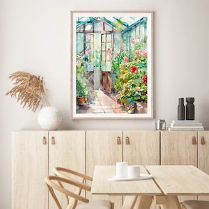 Puede incluir: Pintura acuarela de un invernadero con una puerta de madera y una variedad de plantas y flores en tonos de verde, rosa y rojo.