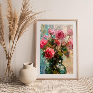 Op de afbeelding: Een schilderij van een boeket roze rozen in een groene vaas. De rozen zijn losjes en natuurlijk gerangschikt, en de vaas staat op een tafel. De achtergrond is zacht blauw en groen.