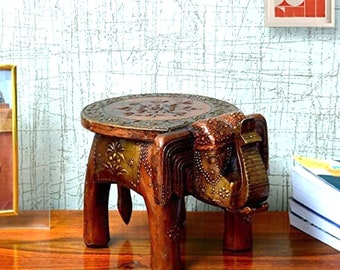 Handgefertigter Holz Elefantentisch mit Elefantenhocker, handbemaltes indisches Kunsthandwerk, Sammlerstück indische Kunst Raumtischdekorkunst