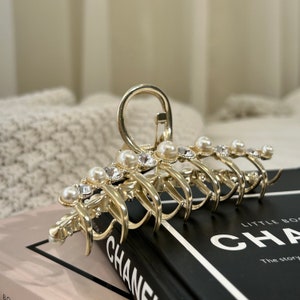 Shining Pearl Hair Clip, Korean Style Hair Clip, Hair Clip for Brides, Perfect Gift for her, Bridal shower Hair Clip