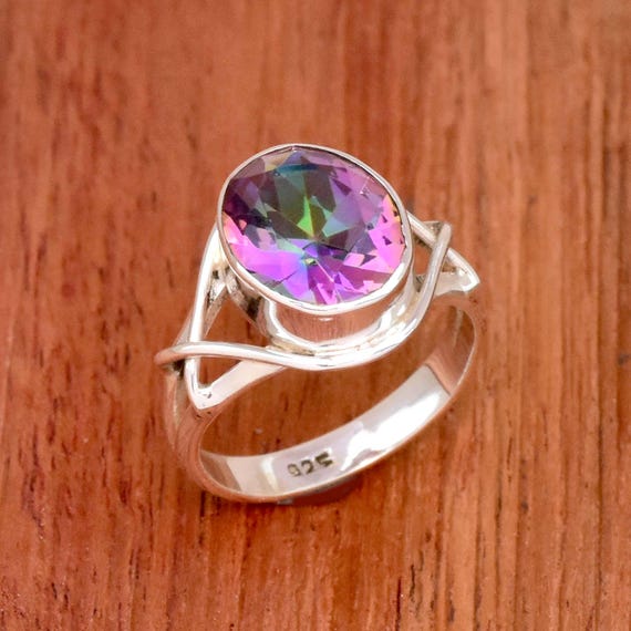 Anello con pietra topazio mistico Anello con pietra topazio mistico