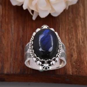 Bague pour homme en labradorite, bague en argent sterling 925, bague pour homme, bague en pierre ovale, anneau texturé, bague bohème, cadeau bague en filigrane pour lui