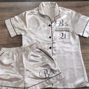 Customized Satin pyjamas, Bridesmaid pajamas, Plus sizes pajamas, Bachelorette pjs, Bridal pj set, Sleepover, Slumber party pajamas