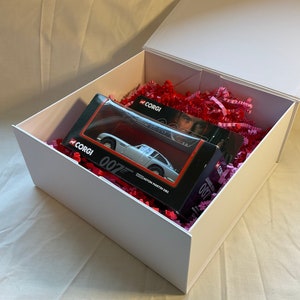 Confezione regalo di compleanno/Natale/occasione per modellini di auto/figure non di grandi dimensioni.