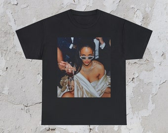 Rihanna T-shirt | Hip Hop Clothing | Unisex | Classic Fit | Party Shirt | Rihanna Merch