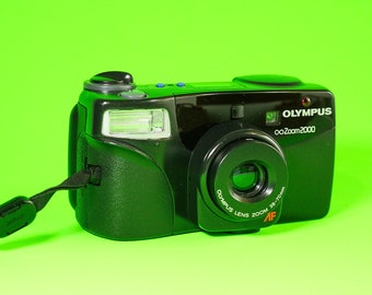 Olympus Infinity Zoom 2000 35mm vintage camera