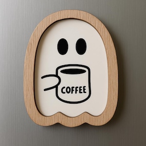 Bonita decoración de cocina fantasma, decoración de cocina espeluznante, arte de cocina fantasma, amante del café, imán de madera, pin de imán fantasma, imán de fantasma de Halloween