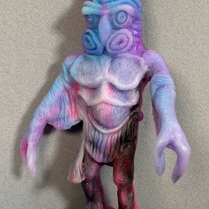ANGRY RED PLANET 18 cm hoch Handgemachtes Spielzeug Urban Silikon Sci Fi Horror Jigglers Limited Run Rubber Monster neues Original