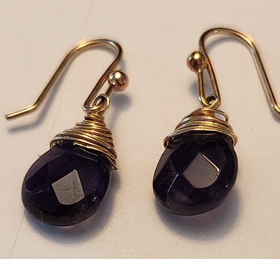 Small gold and amethyst briolette drop earrings - image 1