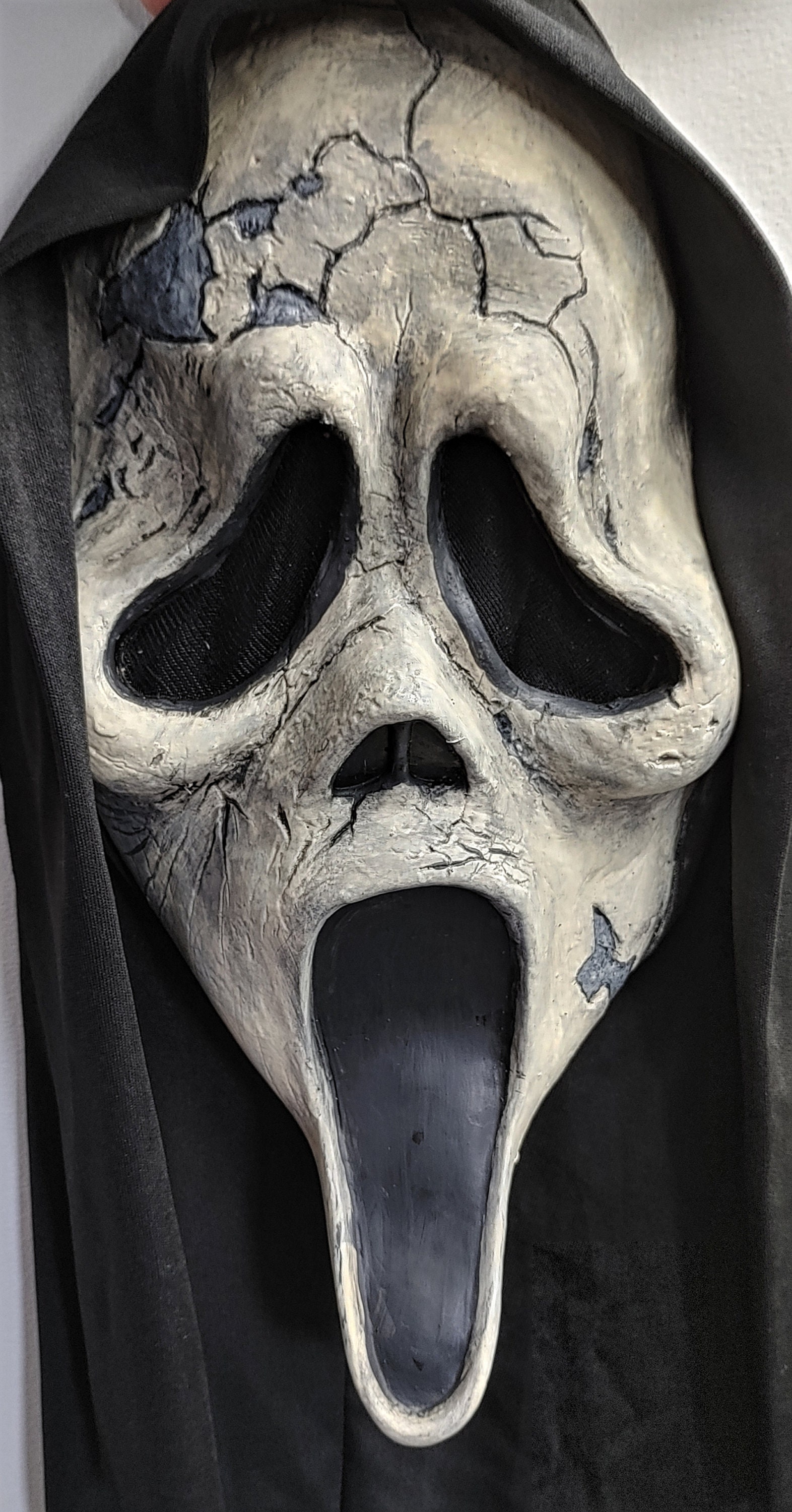 Scream 6 Ghostface Mask Billy Loomis Knife Display Stand Scream Movie Horror