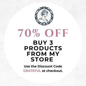 Puede incluir: Gr&aacute;fico circular con una ilustraci&oacute;n vintage del perfil de una mujer en un marco azul oscuro. El texto dice "70% OFF" en malva, seguido de "BUY 3 PRODUCTS FROM MY STORE". Tambi&eacute;n se muestra el c&oacute;digo de descuento "GRATEFUL".