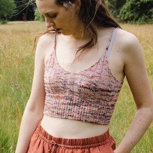 Patrón de top corto Helix / Sujetador de punto trenzado (Patrón en PDF)