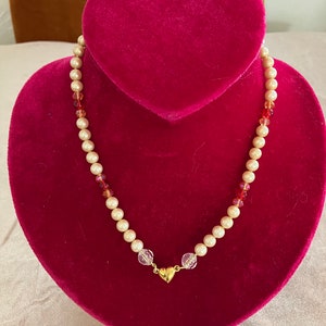 Yellow pearl choker