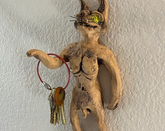 Trans Hombre Lobo escultura pared colgar arte llavero cerámica hecha a mano