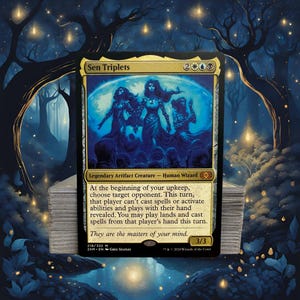 Puede incluir: Una carta de Magic: The Gathering con "Sen Triplets". La carta tiene un esquema de color azul y dorado, con una ilustraci&oacute;n de tres figuras. El texto incluye "Legendary Artifact Creature - Human Wizard" y las reglas del juego. Parte del set Double Masters.