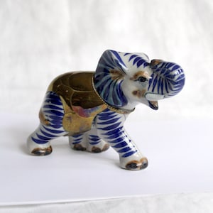Mexiko Keramik Blau Gold Elefant mit Messing Akzent: Vintage Keramik Dekor