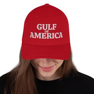 JL Gulf of America Flexfit Hat – Structured Twill Cap with “45-47” Sides Logo, Mid-Profile Fit, Stretch Band, Patriotic Style