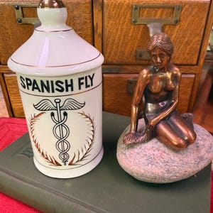 Vintage Spanish Fly Novelty Porcelain Apothecary Jar, with lid. 22k gold accents. Stash Jar.