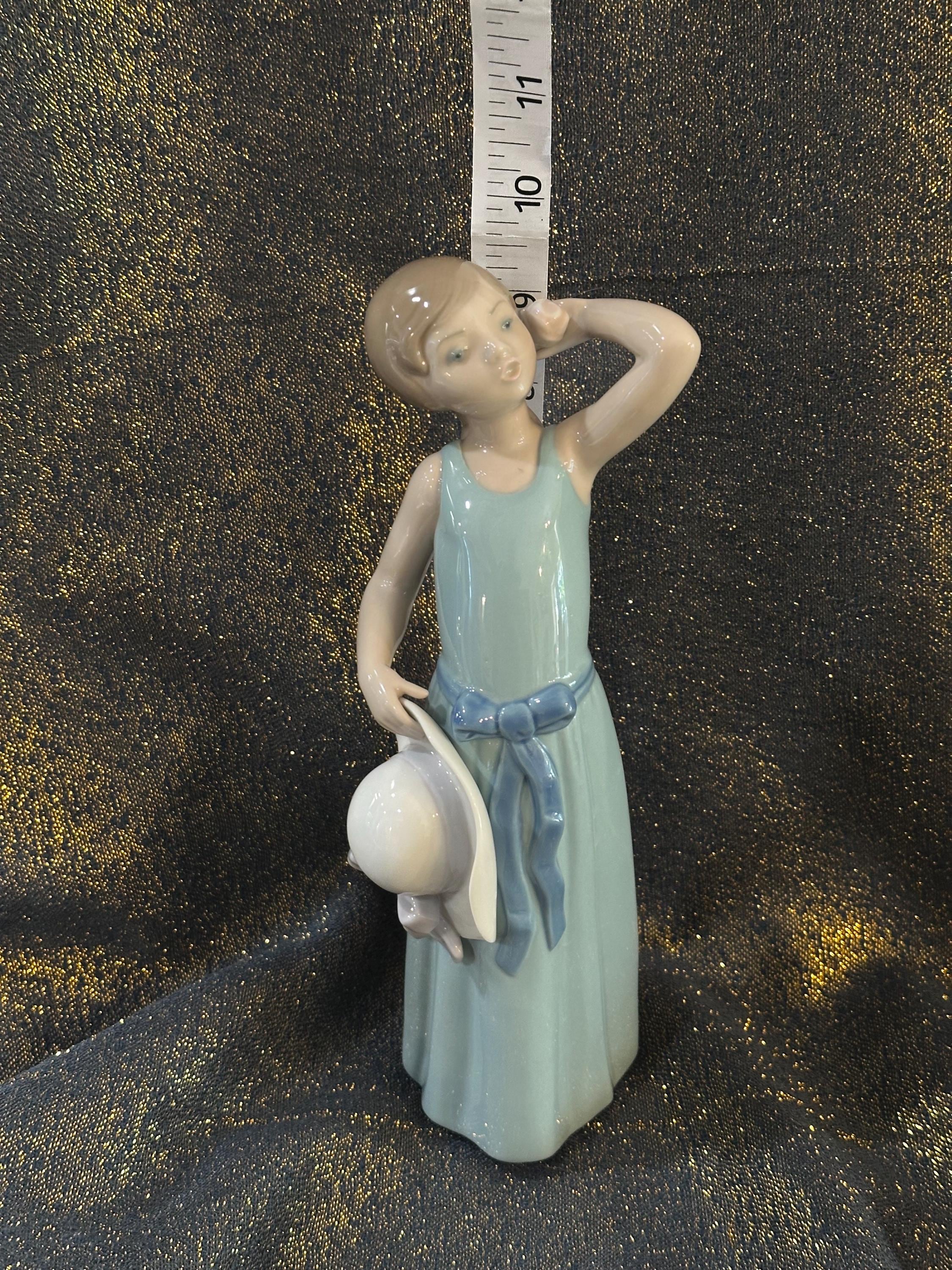 Lladro Figurines Girls With Hats - Etsy display picture 1