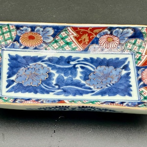 Antique Japanese Imari Porcelain Rectangular Dish, Arita Ware, Fuki Chosun Mark, Meiji-Taisho Floral Serving Tray