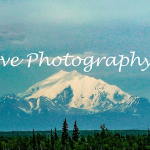 Mountain views along the road to Valdez Alaska