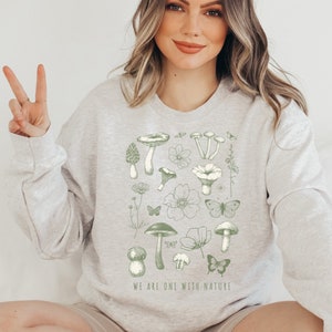 Mushroom Sweater Mushroom Sweatshirt Fairycore Sweater Fairycore Shirt Wildflower Shirts Retro Mushroom Shirt Aesthetic Mushroom Shirt