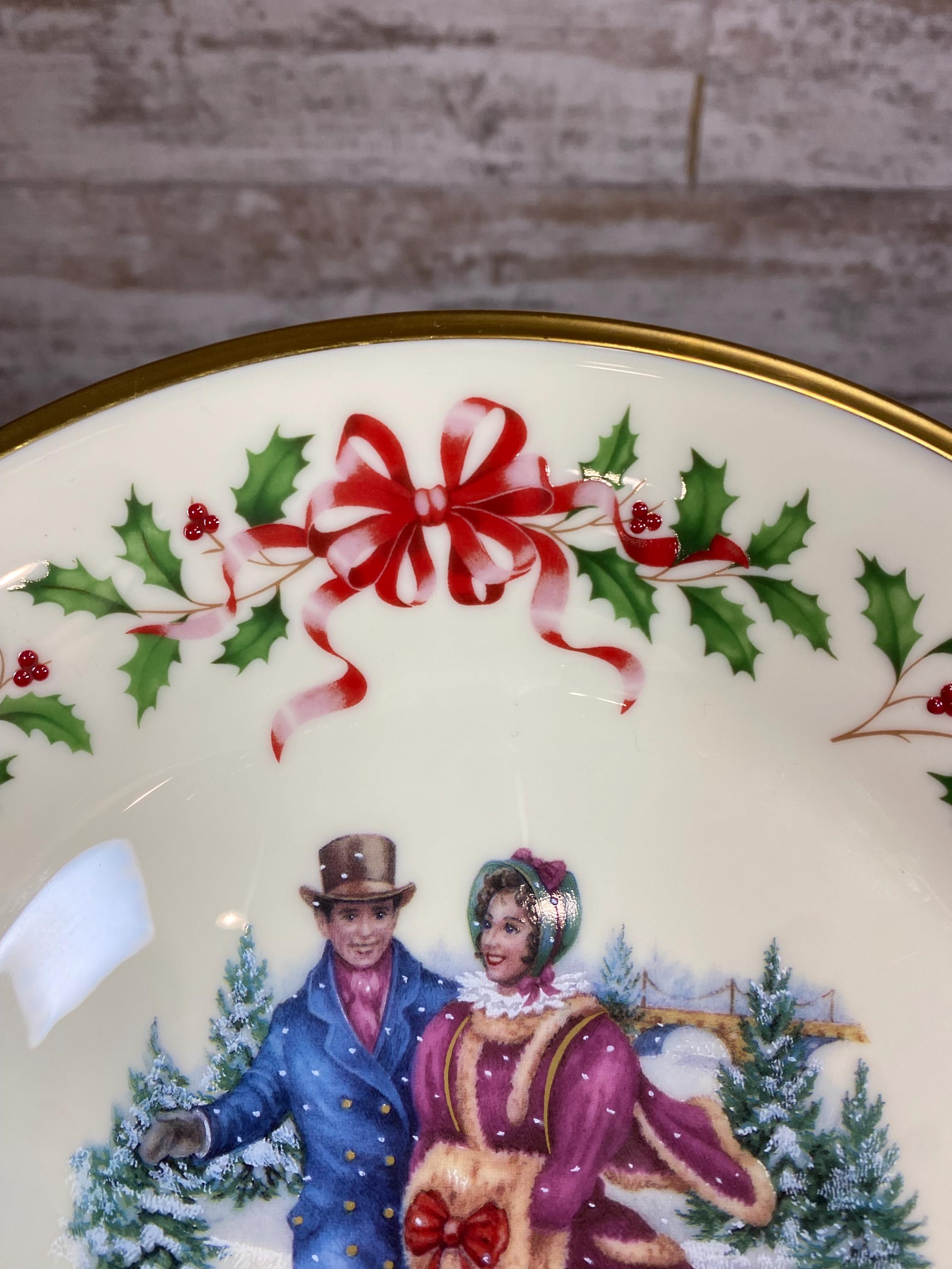 Vintage 1998 Lenox Christmas Holiday Collector's Plate - Skaters