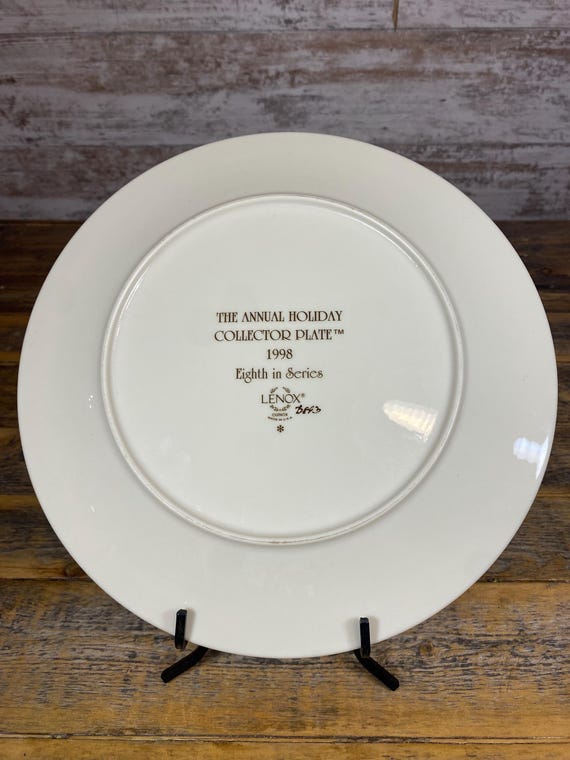 Vintage 1998 Lenox Christmas Holiday Collector's Plate - Skaters