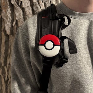 GO Plus+ kompatible Cliphalterung | Lässt sich an Gürteln, Gurten, Rucksäcken, Bündchen befestigen | Reisebox inklusive