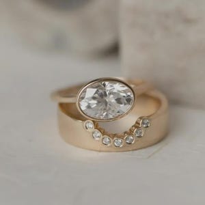 2.50 CT Oval Cut Horizontal Bezel Set Moissanite Diamond Ring, With Wide Cigar Diamond Band, Modern Bridal Wedding Ring Set, 925 Silver