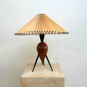 Mid Century Danish Japandi Style Wooden Pleated Lampshade Table Lamp Kyoto Footed Lamp Minimalist Decor 3 Legged Lamp
