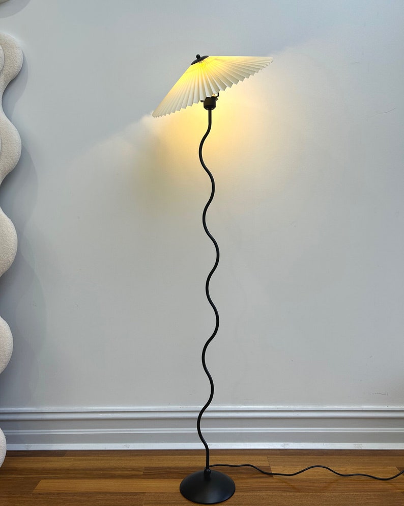 Pleated Squiggle Floor Lamp Japandi Pleated Lampshade Curvy Lamp Modern Decor White Pleated Lampshade Curvy Iron Lamp image 4