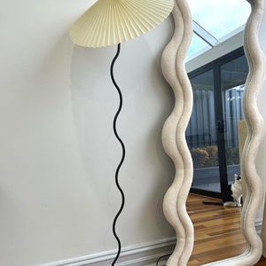 Pleated Squiggle Floor Lamp Japandi Pleated Lampshade Curvy Lamp Modern Decor White Pleated Lampshade Curvy Iron Lamp image 5