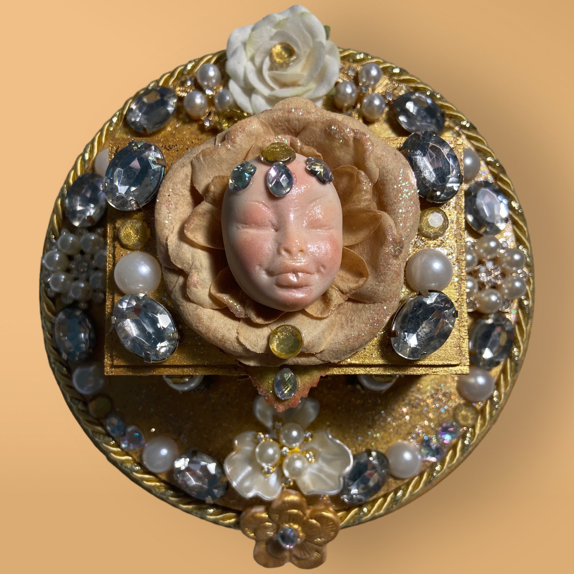Mini Jewelry Box "Aurelia" (Gold, treasure chest, elegant, bling, jewelry, wood, golden, rhinestone, pearls, room decor, aesthetic, cute)