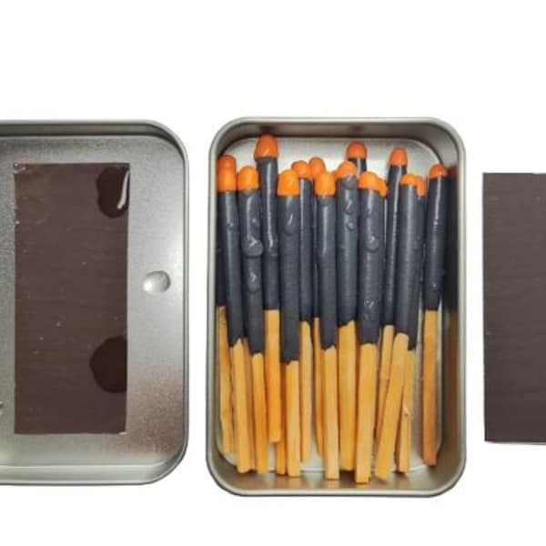 Allumettes de survie étanches 20/40/60 avec boîte en fer blanc et percuteur - Kit d'allumage d'incendie d'urgence coupe-vent pour le camping, équipement anti-insectes