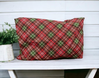 The Charm of Vibrant Colors: Red Dominant, White and Green Plaid Linen Pillowcase