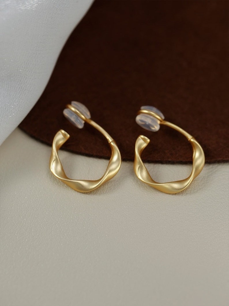 Clip On Earrings Hoop Silver/Gold Twisted Invisible Non Pierced Ears Huggie Hoops Minimalist Clips Pain Free Clip Coil Design Jewelry image 3
