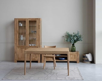 Solid Oak Extendable Dining Table: Scandinavian Design