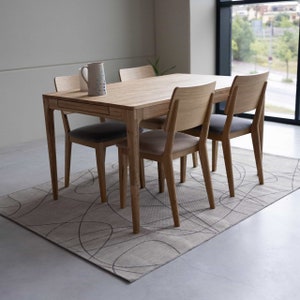 Scandinavian dining table, Solid oak extendable table, wooden table, table extensible en chêne massif, Holztisch, ausziehbarer Tisch.