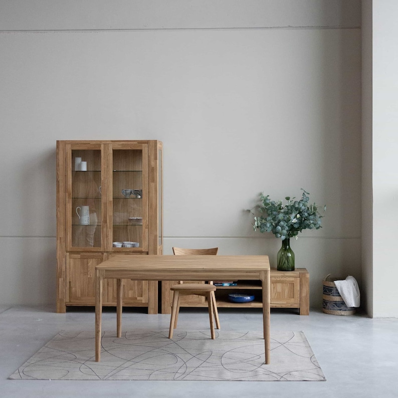 Scandinavian dining table, Solid oak extendable table, wooden table, table extensible en chêne massif, Holztisch, ausziehbarer Tisch.