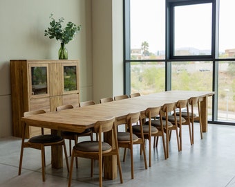 Extendable Solid Oak Dining Table: Scandinavian Versatile Design
