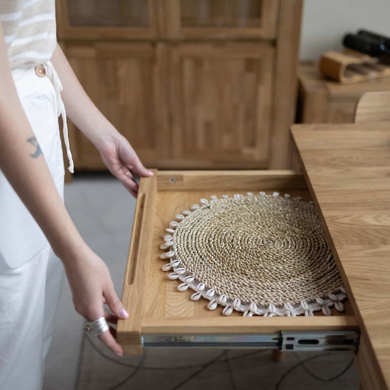 Scandinavian dining table, Solid oak extendable table, wooden table, table extensible en chêne massif, Holztisch, ausziehbarer Tisch.